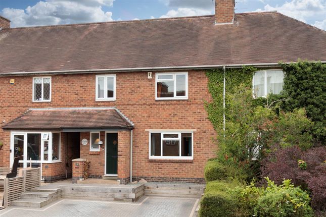 3 bed property, in Macaulay Road, £290,000