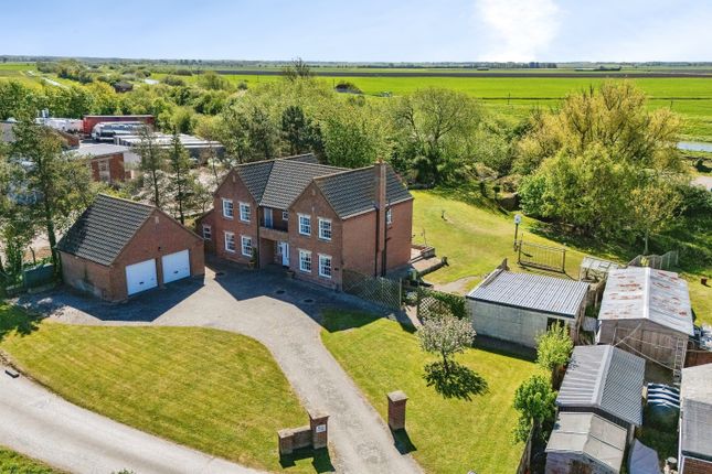 4 bed property, in Ferry Road, £595,000