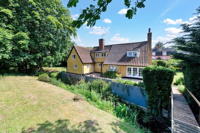 3 bed property, in Lower Green, £500,000