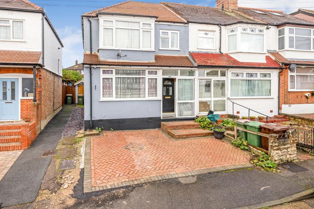 4 bed property, in Leafield Road, £530,000