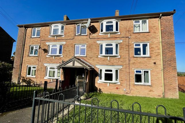1 bed property, in Mayenne Place, £100,000