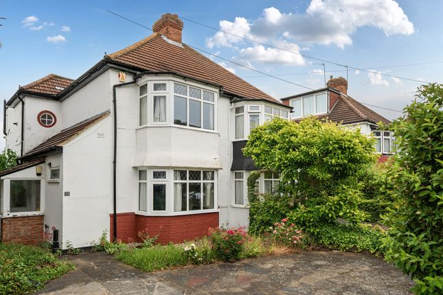2 bed property, in Cherry Tree Walk, £550,000