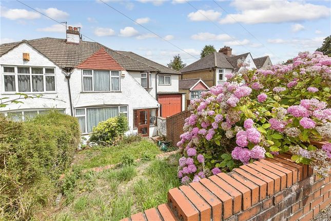 4 bed property, in Hilltop Road, £405,000