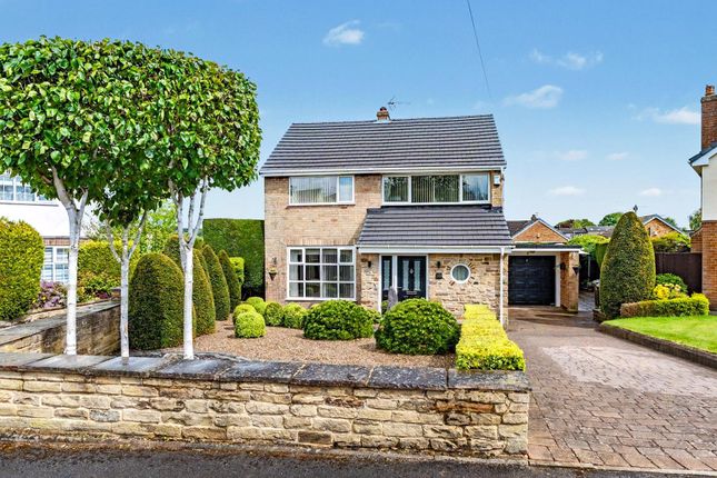 4 bed property, in St. Margarets Drive, £650,000