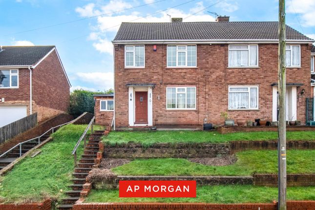 3 bed property, in Foxhills Road, £190,000
