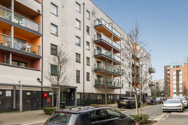 1 bed property, in Wideford Drive, £145,000