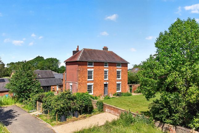 7 bed property, in Claybrooke Magna, £1,000,000