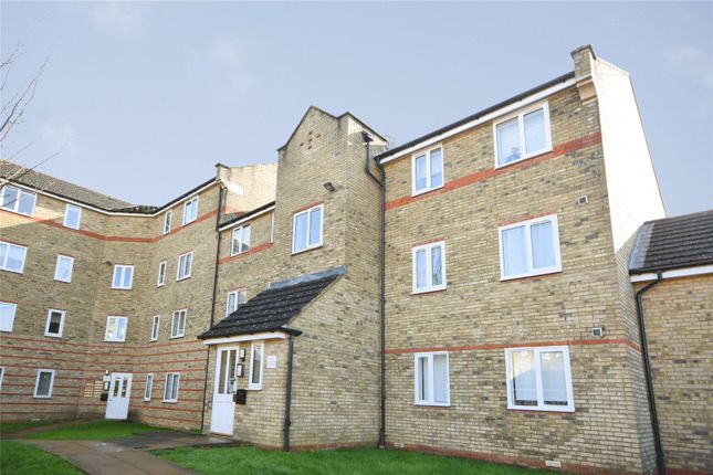 2 bed property, in Evelyn Place, £200,000