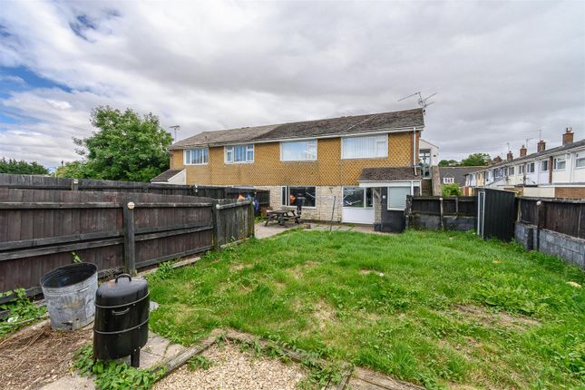 2 bed property, in Laburnum Close, £99,950