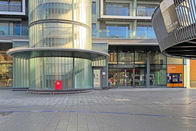 2 bed property, in Providence Place, £180,000