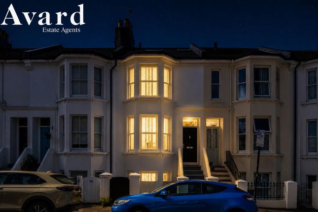 4 bed property, in Montgomery Street, £775,000