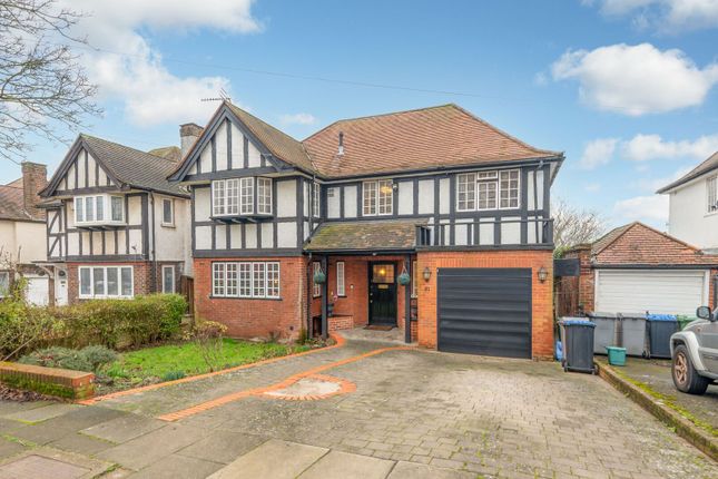 4 bed property, in Barn Rise, £1,295,000