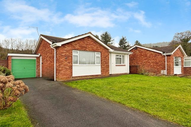 2 bed property, in Paganel Rise, £230,000