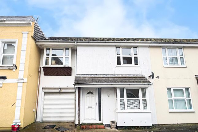 3 bed property, in Leslie Street, £180,000