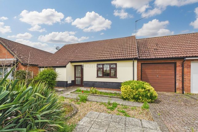 2 bed property, in Williams Close, £180,000