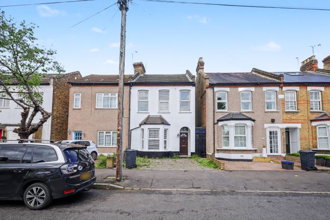 3 bed property, in Stanley Road, £600,000