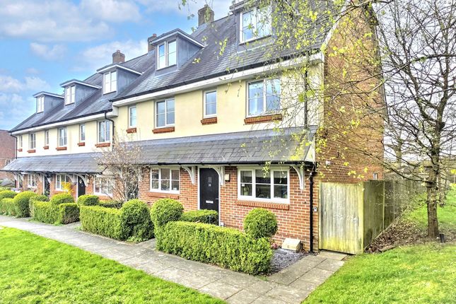3 bed property, in Old Common Way, £375,000