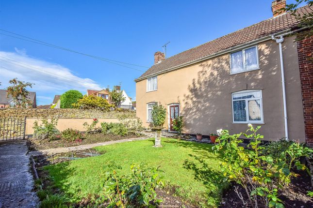 4 bed property, in The Green, £425,000