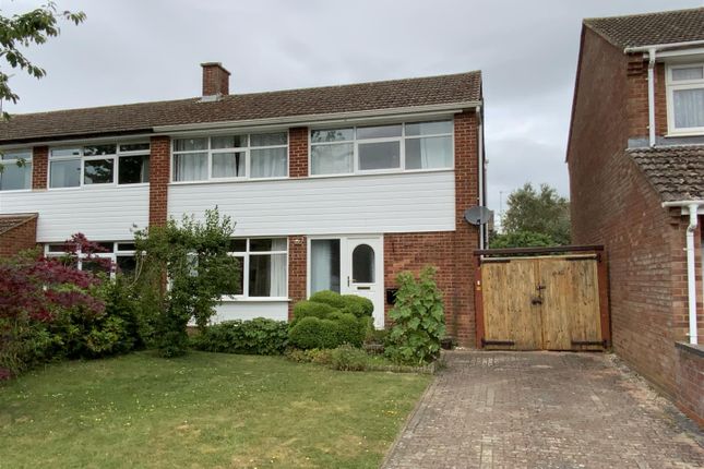 3 bed property, in Eastfield Crescent, £270,000
