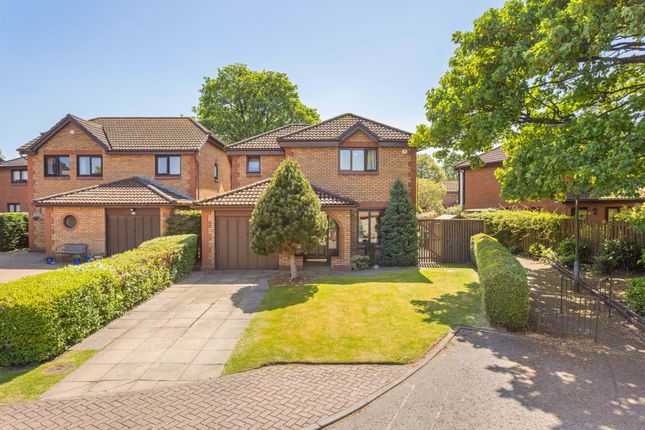 3 bed property, in Kennedie Park, £350,000