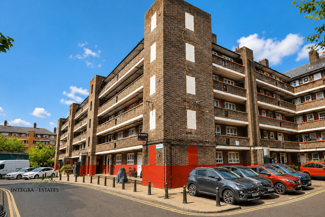 3 bed property, in Wicksteed House, £400,000