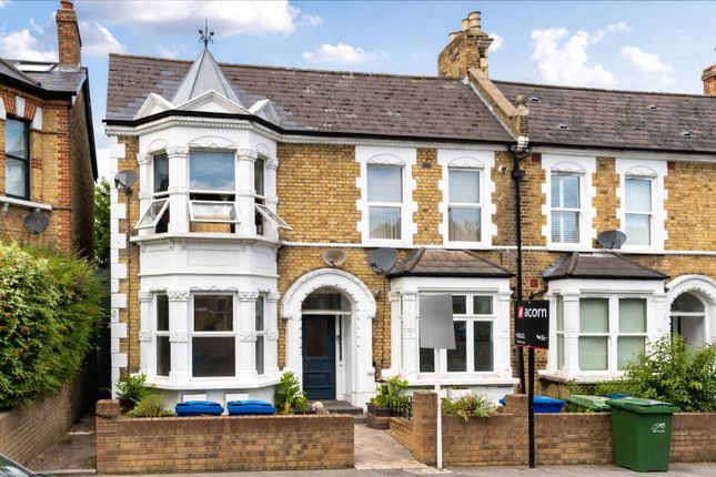 2 bed property, in Barry Road, £350,000