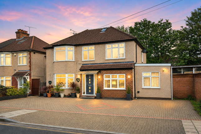 6 bed property, in Manor Road, £1,200,000