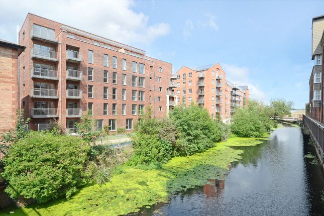 1 bed property, in Bellerby Court, £215,000