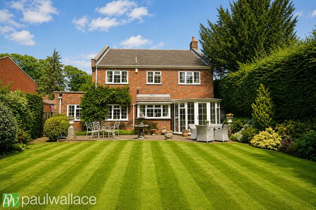 4 bed property, in Woodlands Close, £1,200,000