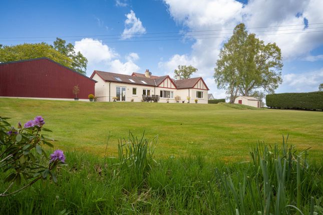 5 bed property, in Gollanfield, £525,000