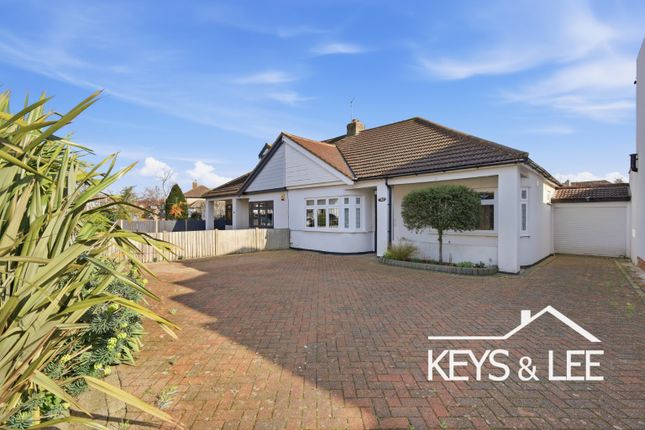 2 bed property, in Clyde Way, £525,000