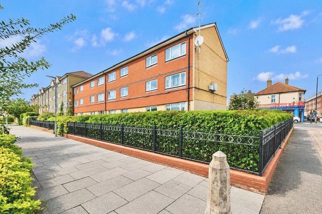 1 bed property, in Shirley Road, £170,000