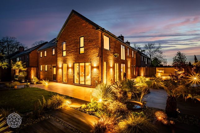 5 bed property, in Culcheth Hall Drive, £950,000