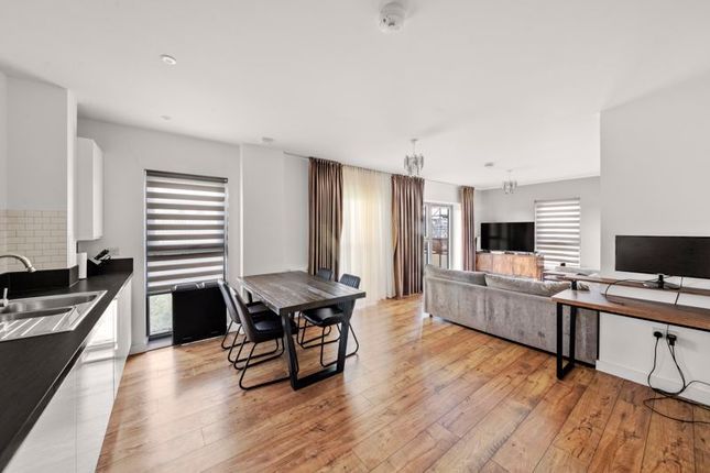 3 bed property, in Blanche Court, £440,000
