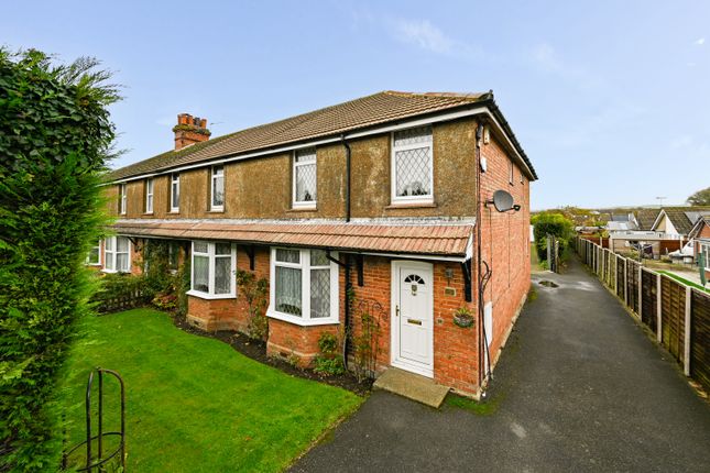 5 bed property, in Main Road, £500,000