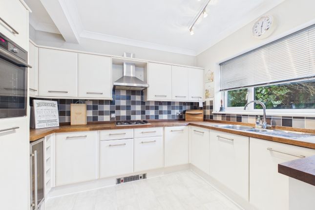 3 bed property, in Old Farm Avenue, £625,000