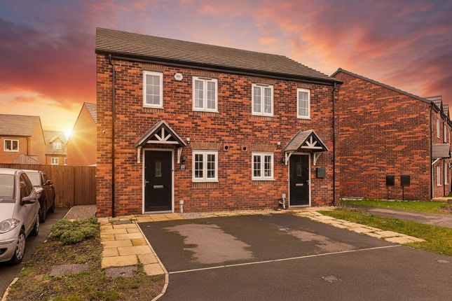 2 bed property, in Hurrier Grove, £160,000