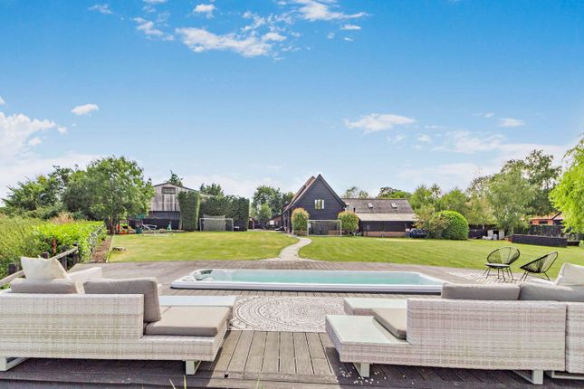 6 bed property, in Lamberts Lane, £1,500,000