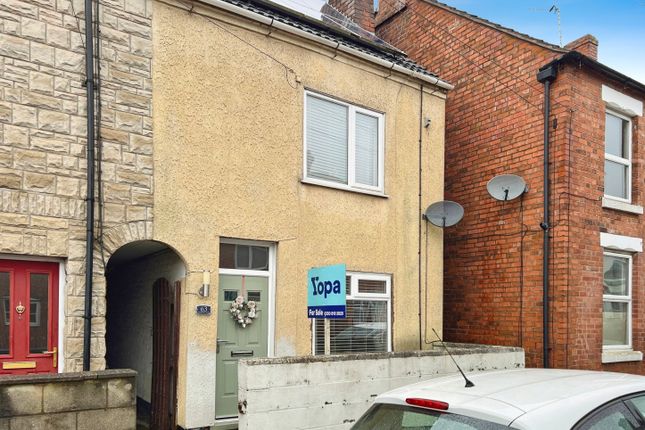 2 bed property, in Oversetts Road, £95,000