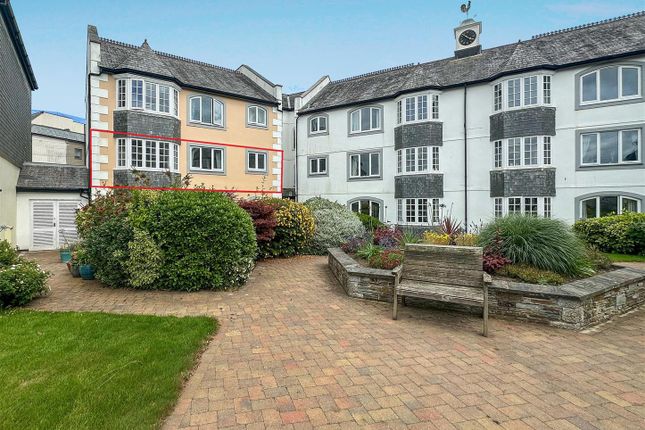 3 bed property, in Royalist Court, £380,000