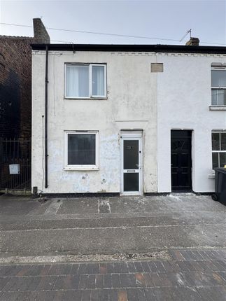 2 bed property, in Taverners Road, £180,000