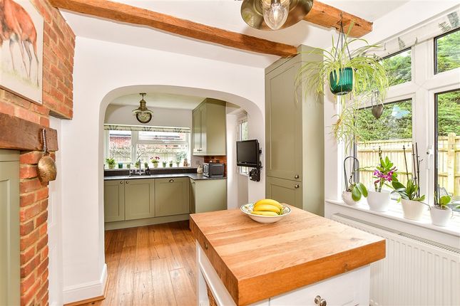 4 bed property, in Ulcombe Road, £450,000