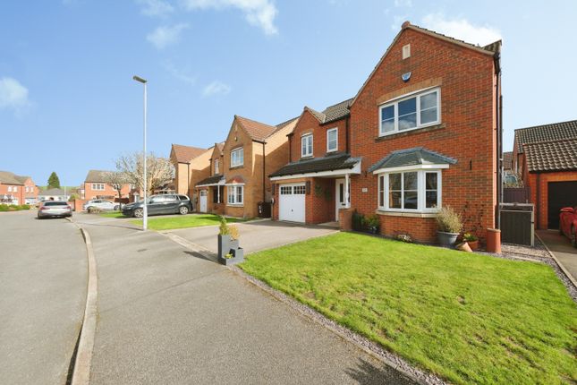 4 bed property, in The Wickets, £350,000