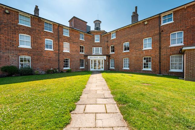 2 bed property, in Ipswich Road, £120,000