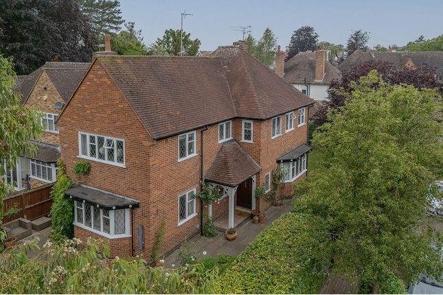 4 bed property, in Knighton Road, £750,000