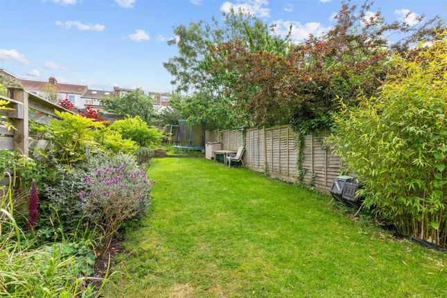 3 bed property, in Hertford Road, £500,000