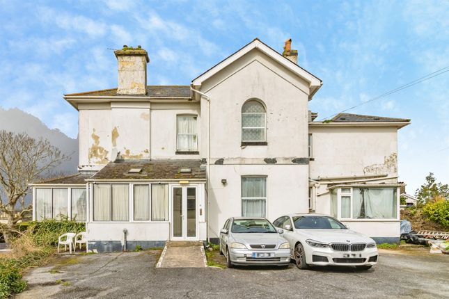 8 bed property, in Lansdowne Road, £450,000