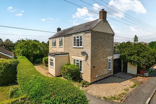 3 bed property, in Fen End Lane, £235,000