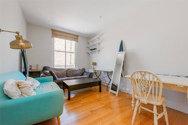 2 bed property, in Seven Sisters Road, £330,000