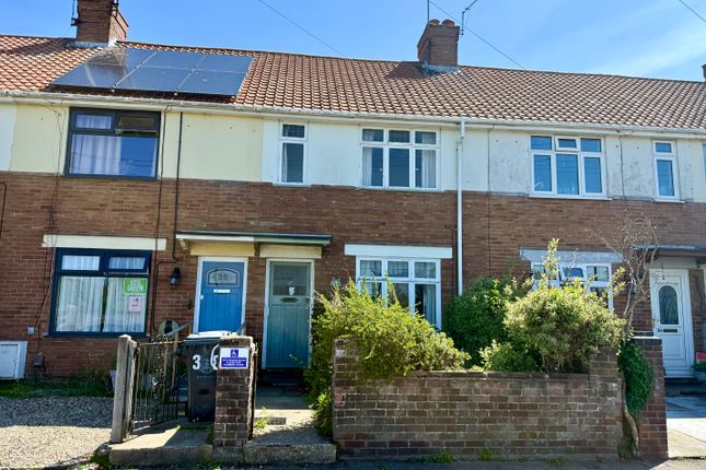 2 bed property, in Recreation Road, £117,500